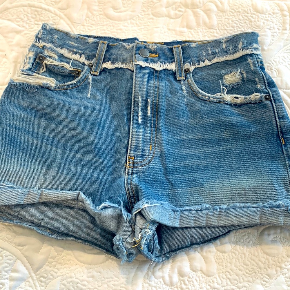 High waist Carmar jeans shorts. 26